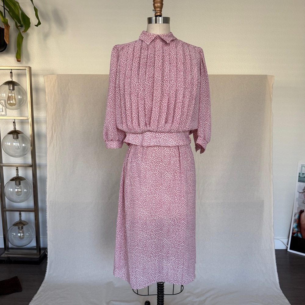 1980’s Elegant Pink Women's Top and Skirt set